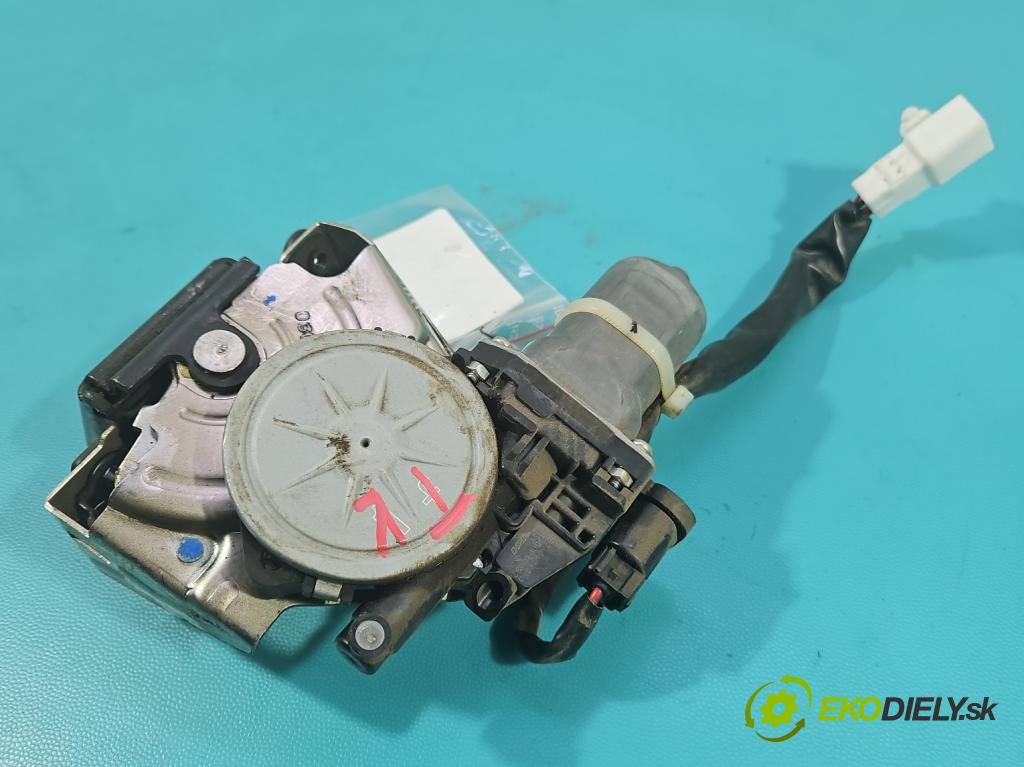 Toyota Rav4 IV 2013-2018 2.0 D4D 124hp manual 91 kW 1998 cm3 5- zámok kufrové dvere zadné 163800-0062