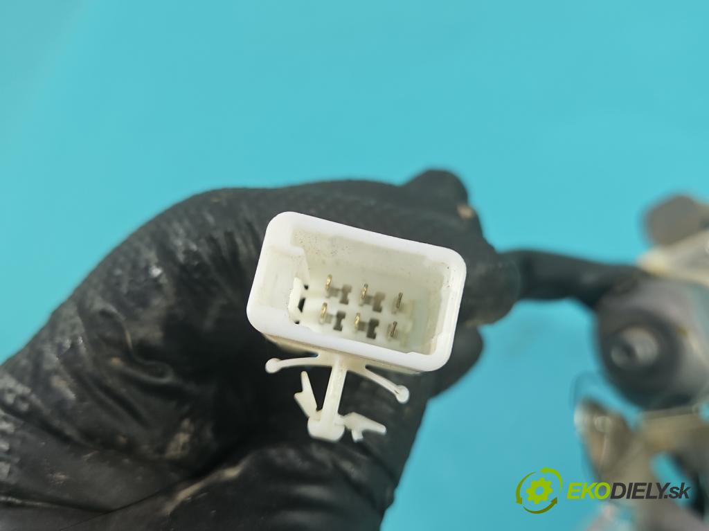 Toyota Rav4 IV 2013-2018 2.0 D4D 124hp manual 91 kW 1998 cm3 5- zámok kufrové dvere zadné 163800-0062