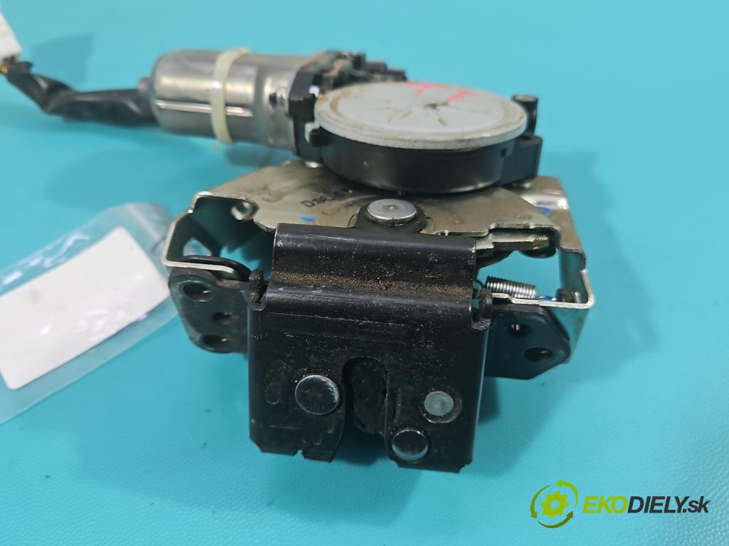 Toyota Rav4 IV 2013-2018 2.0 D4D 124hp manual 91 kW 1998 cm3 5- zámok kufrové dvere zadné 163800-0062