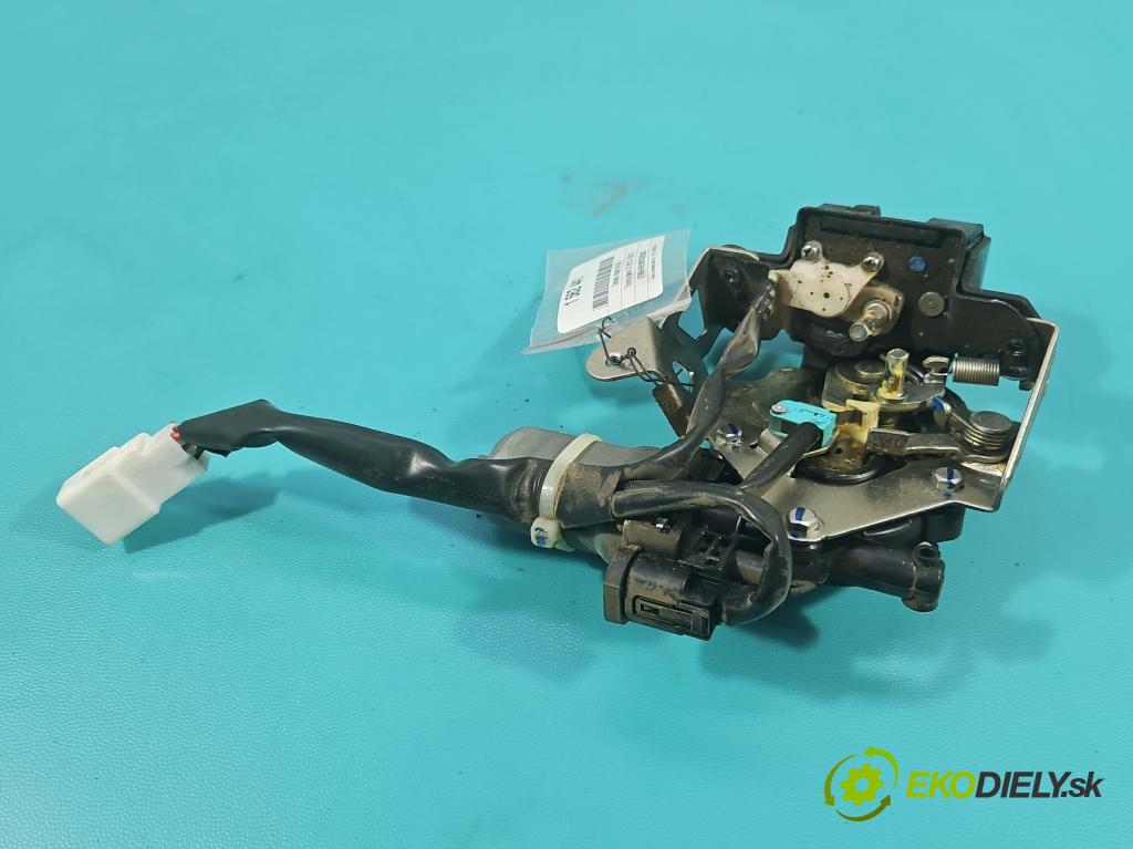 Toyota Rav4 IV 2013-2018 2.0 D4D 124hp manual 91 kW 1998 cm3 5- zámok kufrové dvere zadné 163800-0062