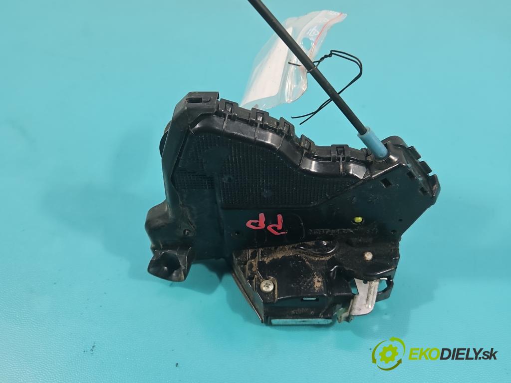 Toyota Rav4 IV 2013-2018 2.0 D4D 124hp manual 91 kW 1998 cm3 5- zámok predné pravý