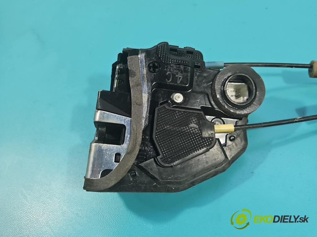 Toyota Rav4 IV 2013-2018 2.0 D4D 124hp manual 91 kW 1998 cm3 5- zámok zadné pravý 5052703