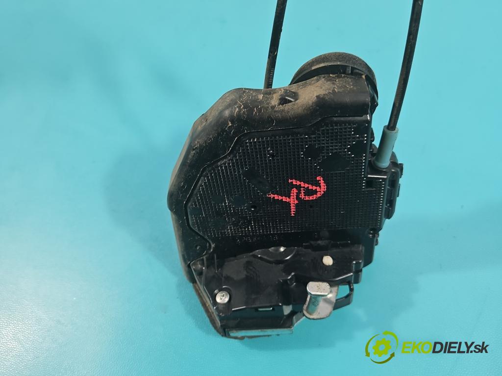 Toyota Rav4 IV 2013-2018 2.0 D4D 124hp manual 91 kW 1998 cm3 5- zámok zadné pravý 5052703