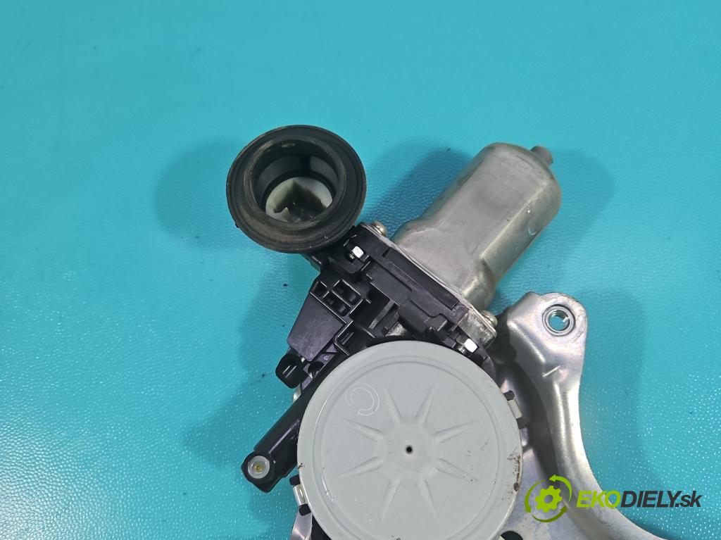 Toyota Rav4 IV 2013-2018 2.0 D4D 124hp manual 91 kW 1998 cm3 5- mechanizmus okna zadné ľavý 85710-35180