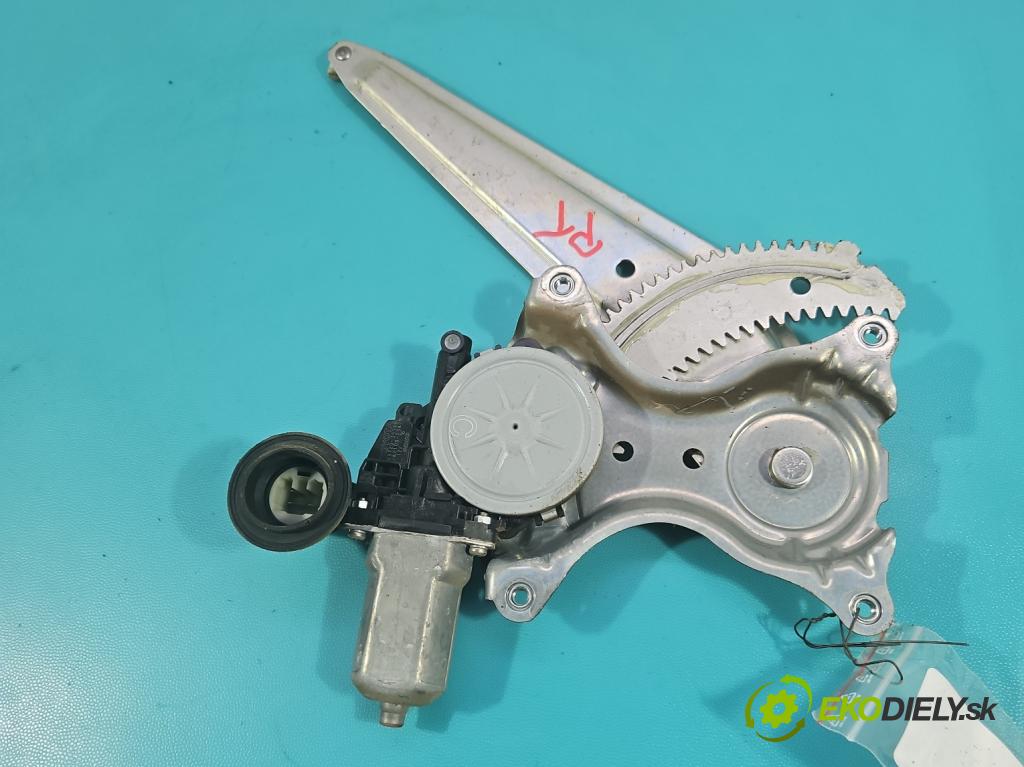 Toyota Rav4 IV 2013-2018 2.0 D4D 124hp manual 91 kW 1998 cm3 5- mechanizmus okna zadné pravý 85720-35140