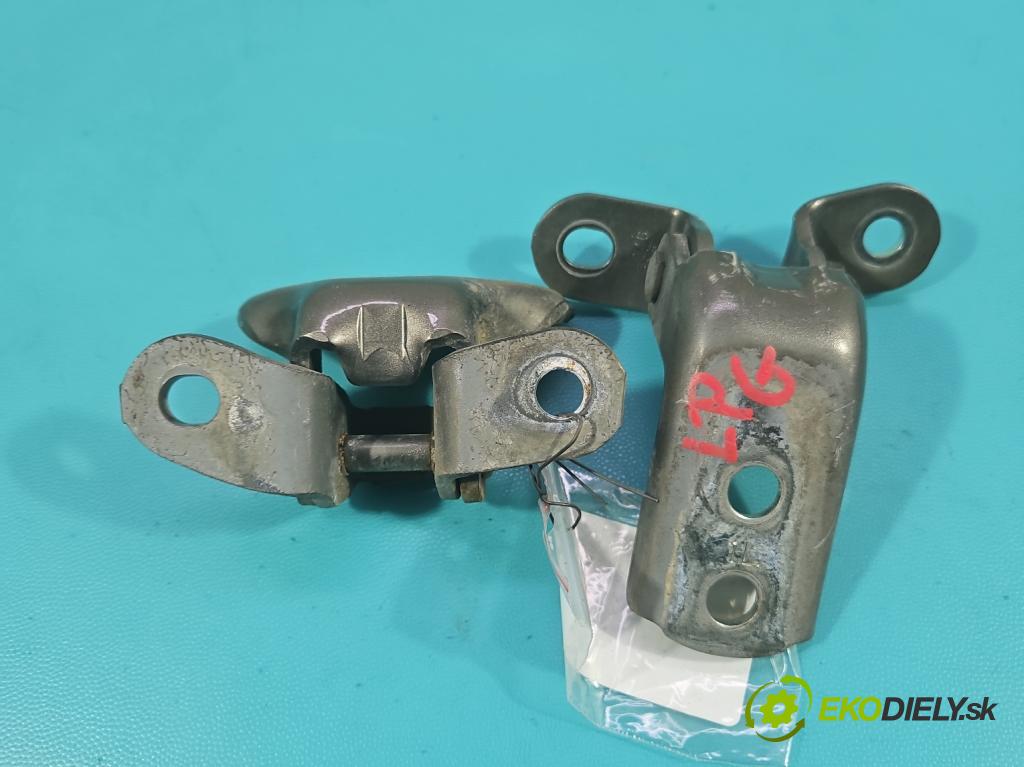 Toyota Rav4 IV 2013-2018 2.0 D4D 124 hp manual 91 kW 1998 cm3 5- Závěs: dveře přední levý