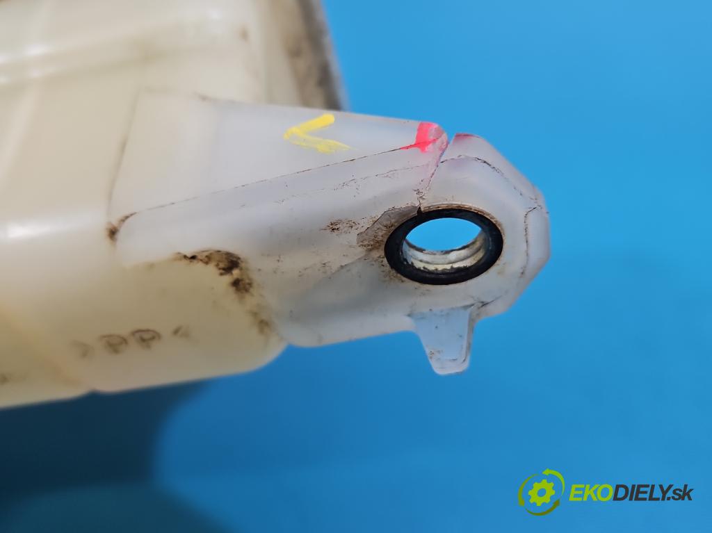 Toyota Rav4 IV 2013-2018 2.0 D4D 124hp manual 91 kW 1998 cm3 5- Nádrž: kompenzačné: