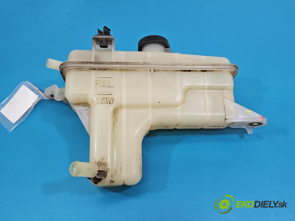 Toyota Rav4 IV 2013-2018 2.0 D4D 124hp manual 91 kW 1998 cm3 5- Nádrž: kompenzačné: