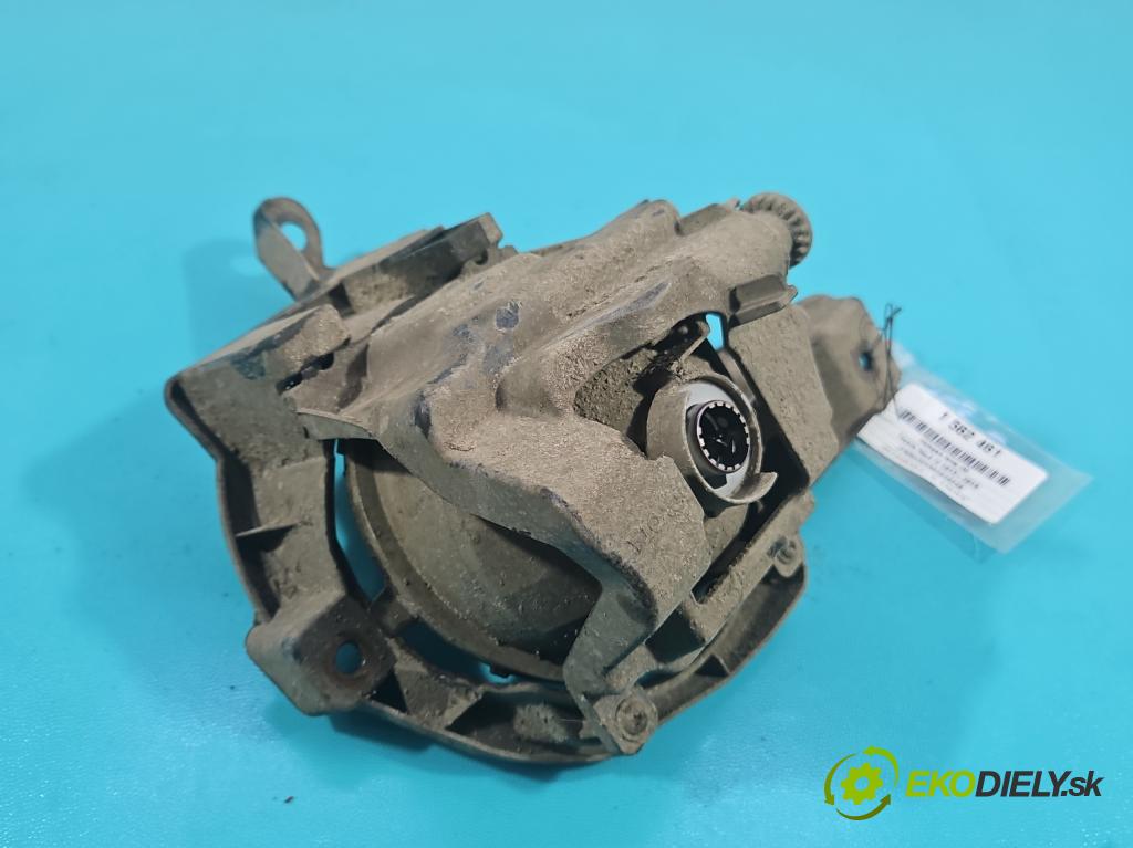 Toyota Rav4 IV 2013-2018 2.0 D4D 124 hp manual 91 kW 1998 cm3 5- Halogen levý  (Klika dveří ostatní)