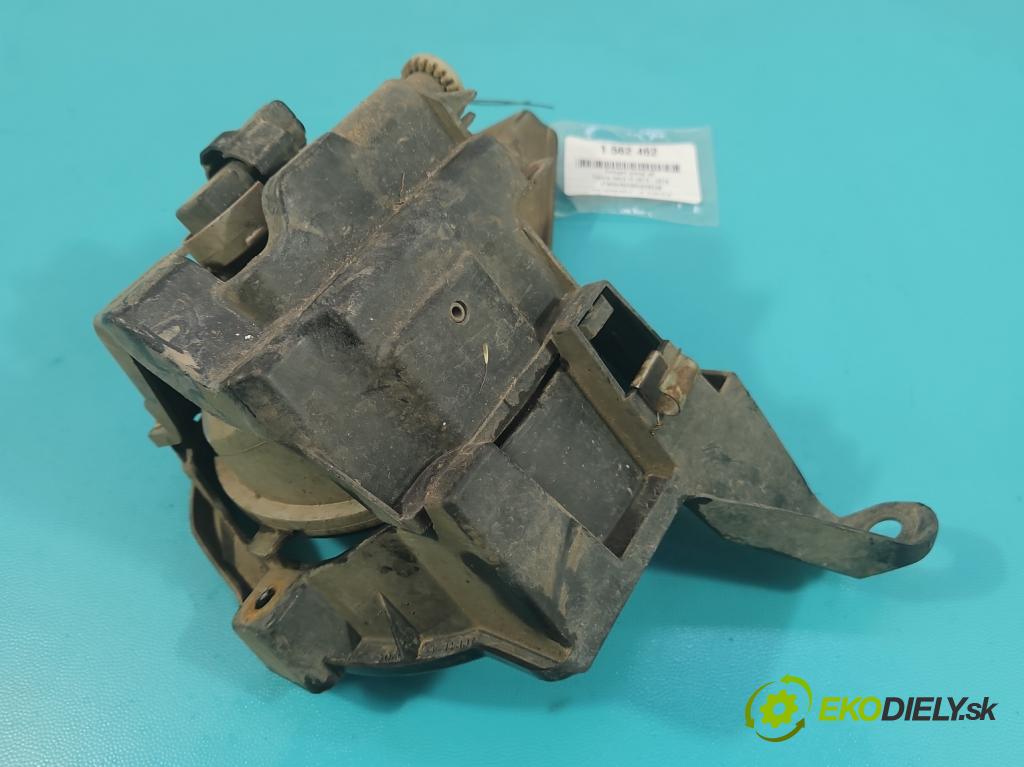 Toyota Rav4 IV 2013-2018 2.0 D4D 124 hp manual 91 kW 1998 cm3 5- Halogen pravý  (Klika dveří ostatní)