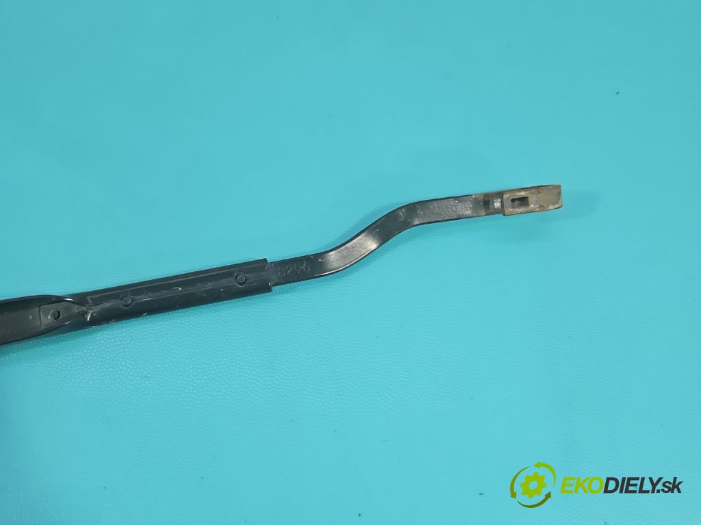 Toyota Rav4 IV 2013-2018 2.0 D4D 124hp manual 91 kW 1998 cm3 5- rameno stieračov ľavé