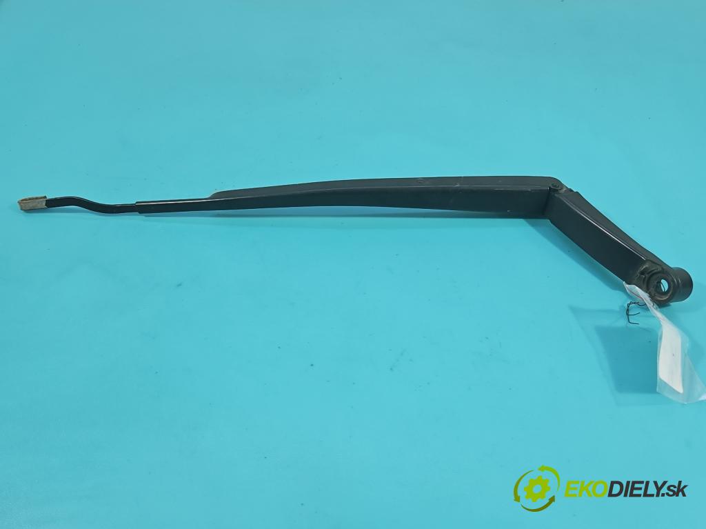 Toyota Rav4 IV 2013-2018 2.0 D4D 124hp manual 91 kW 1998 cm3 5- rameno stieračov ľavé 