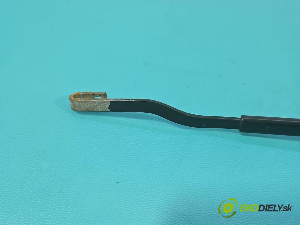 Toyota Rav4 IV 2013-2018 2.0 D4D 124hp manual 91 kW 1998 cm3 5- rameno stieračov ľavé