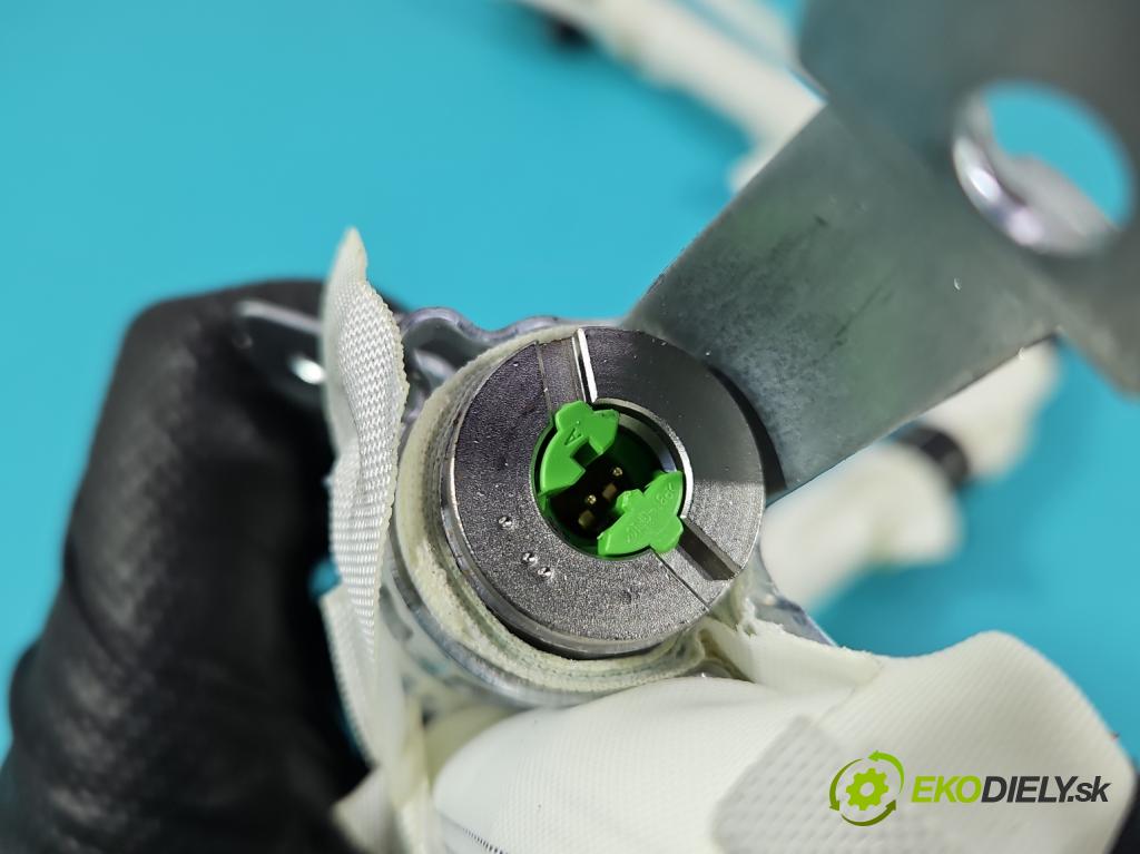 Ford Focus Mk3 2010-2018 1.5 EcoBoost: 150 hp manual 110 kW 1498 cm3 4- Záclona: pravé BM5-114K159-CA