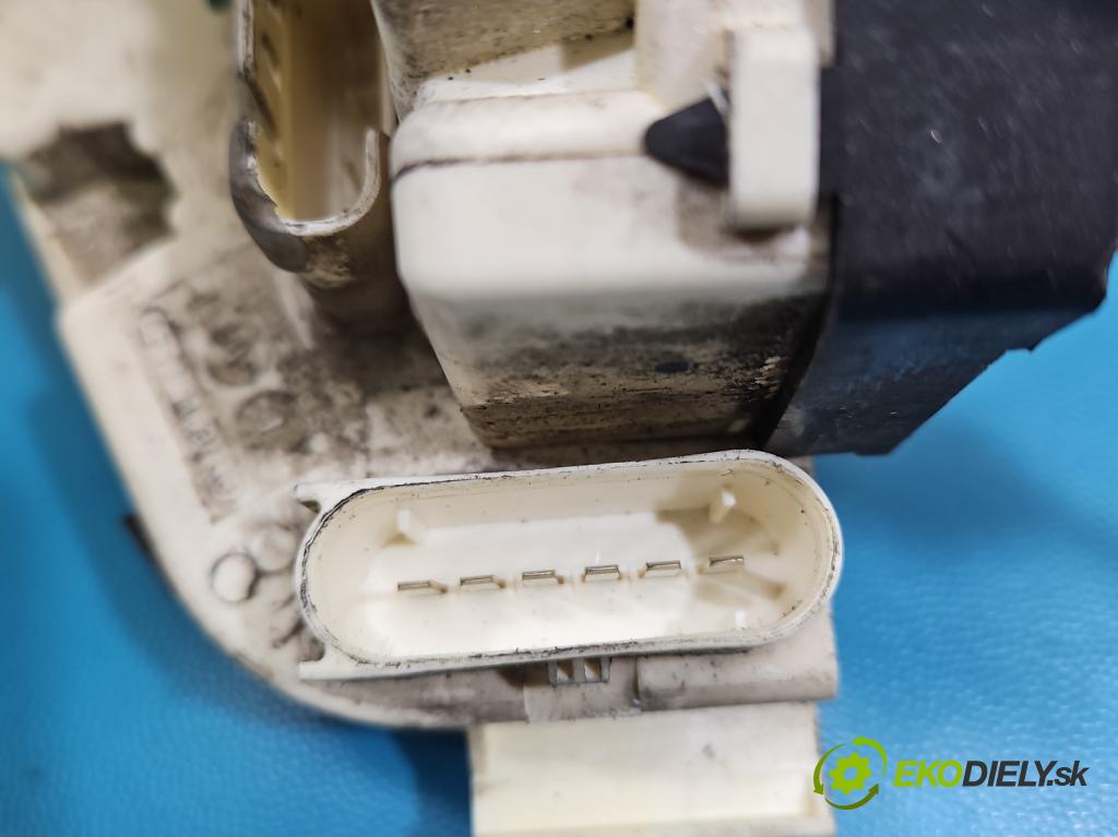 Mercedes S W221 2005-2013 3.5 V6 272 hp automatic 200 kW 3498 cm3 4- zámek přední levý A2217200535