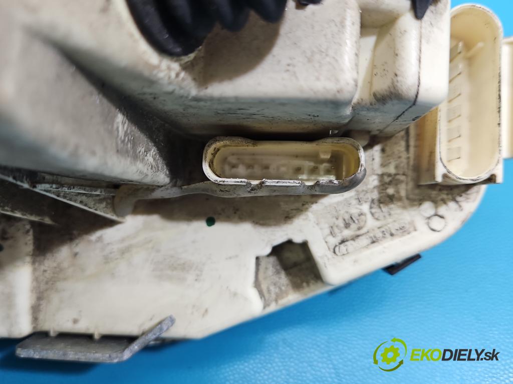 Mercedes S W221 2005-2013 3.5 V6 272 hp automatic 200 kW 3498 cm3 4- zámek přední levý A2217200535