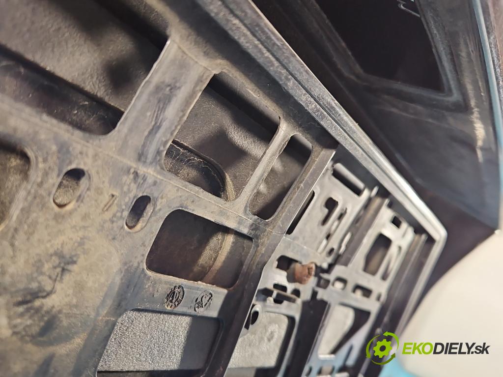 Ford Focus Mk3 2010-2018 1.5 EcoBoost: 150 HP manual 110 kW 1498 cm3 4- zadna kufor  (Kapota zadná (kufor))