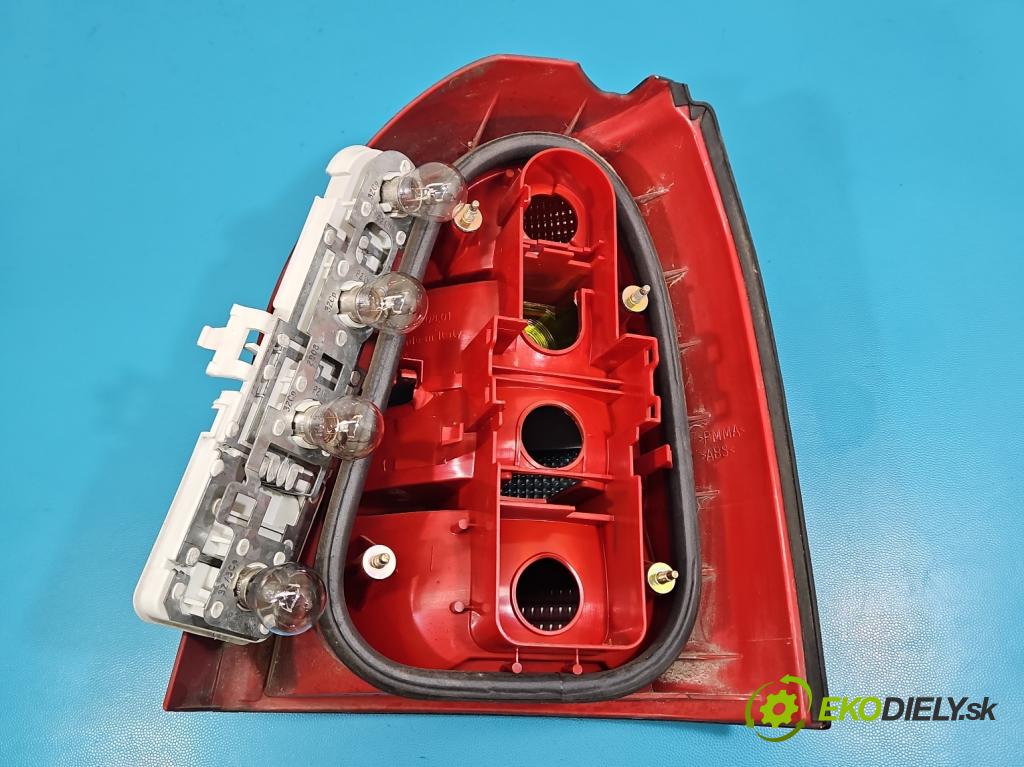 Audi A4 B5 1994-2001 1.9 tdi 110 HP manual 81 kW 1896 cm3 5- svetlo / reflektor zadné ľavé 8D9945095A (Kľučka dverí ostatné)