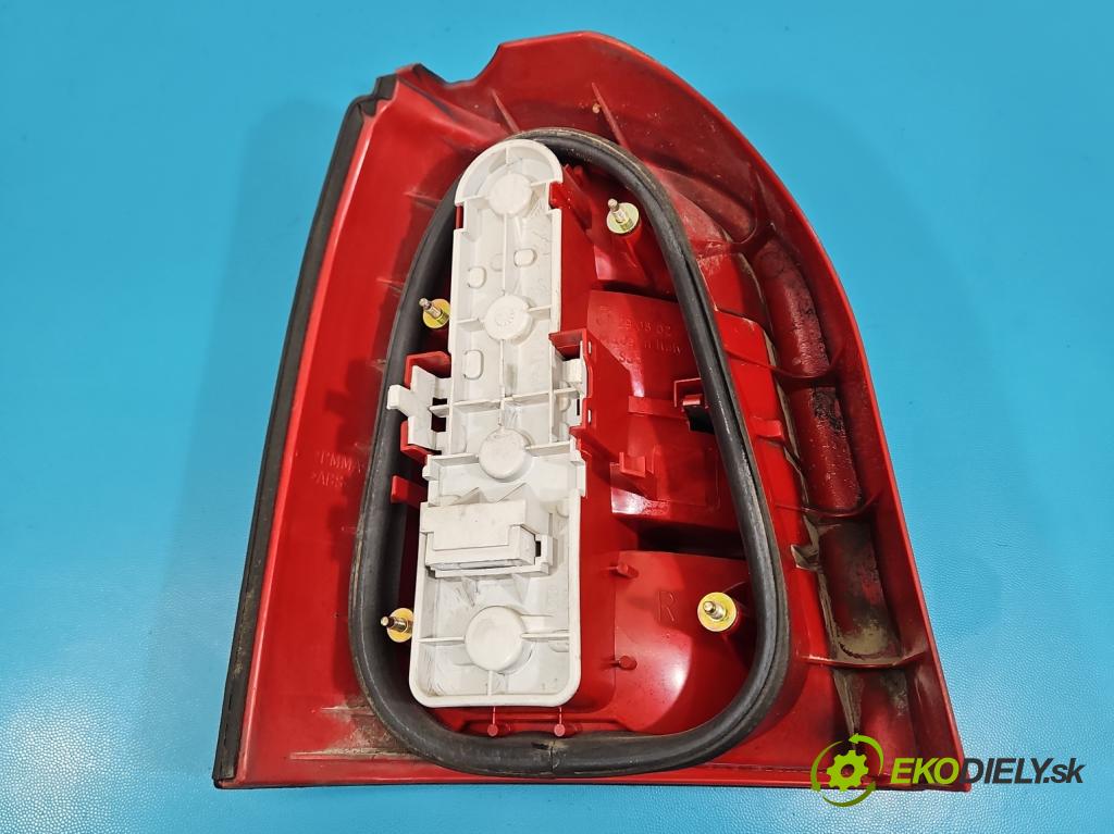 Audi A4 B5 1994-2001 1.9 tdi 110 HP manual 81 kW 1896 cm3 5- svetlo / reflektor zadné pravé 8D9945096 (Kľučka dverí ostatné)