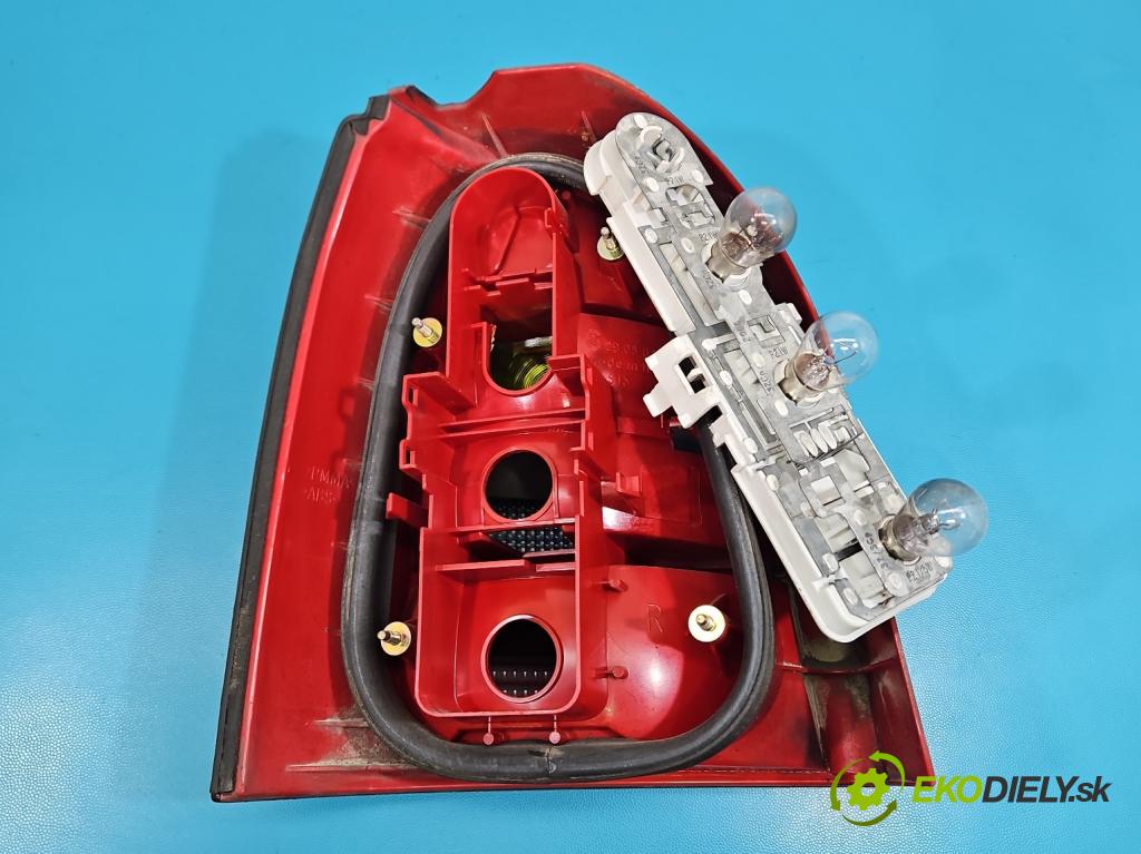 Audi A4 B5 1994-2001 1.9 tdi 110 HP manual 81 kW 1896 cm3 5- svetlo / reflektor zadné pravé 8D9945096 (Kľučka dverí ostatné)