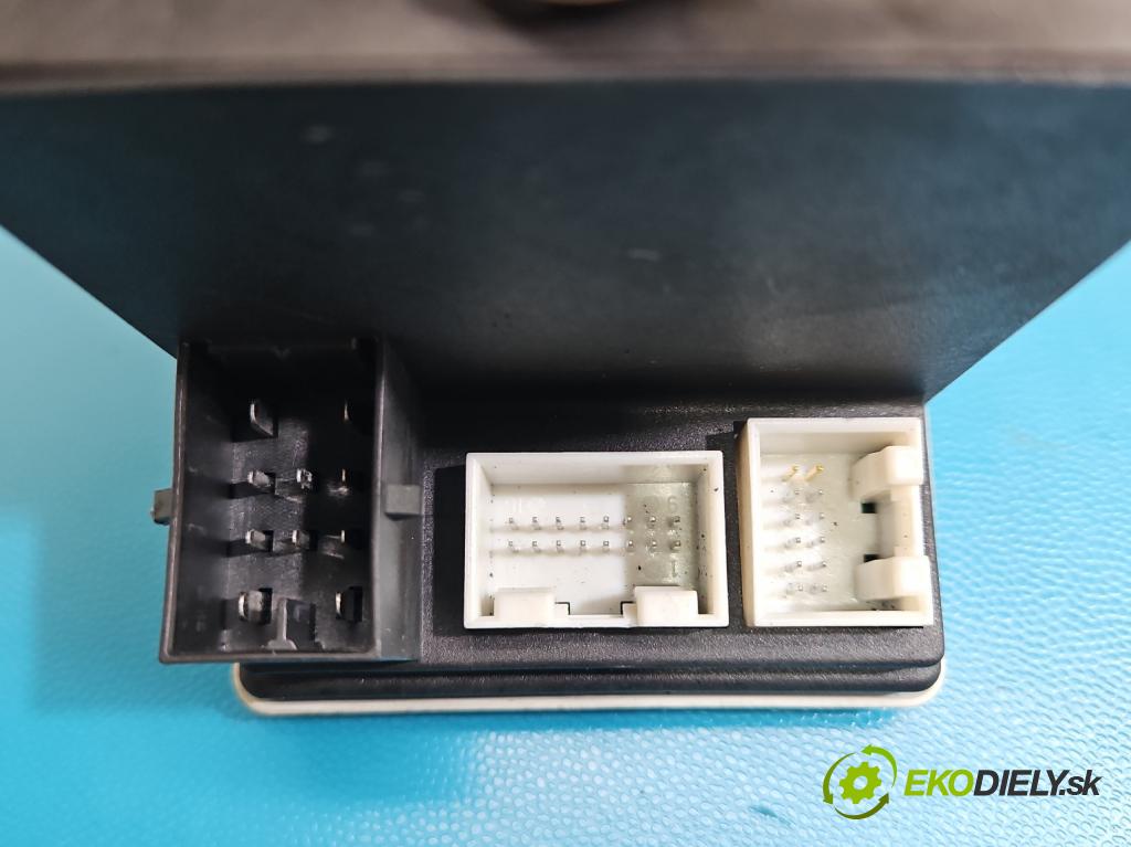 Audi A4 B5 1994-2001 1.9 tdi 110 HP manual 81 kW 1896 cm3 5- Centrální: zámek: 8L0862257L