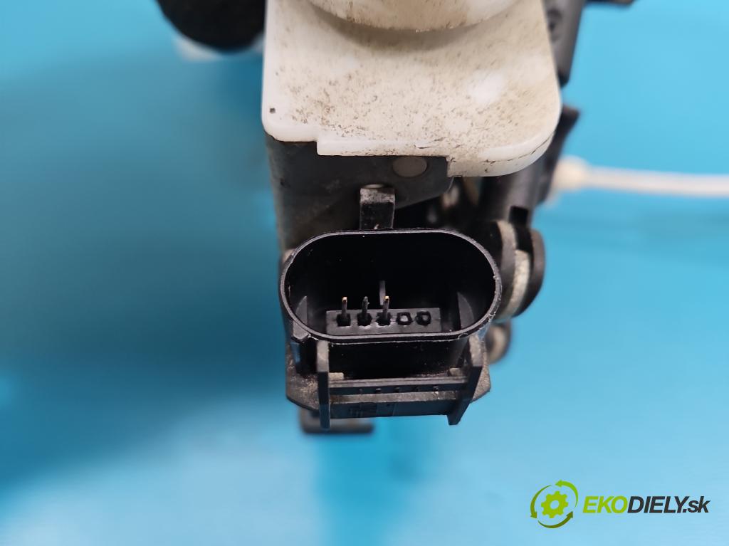 Audi A4 B5 1994-2001 1.9 tdi 110 HP manual 81 kW 1896 cm3 5- zámok predné pravý 8D1837016F