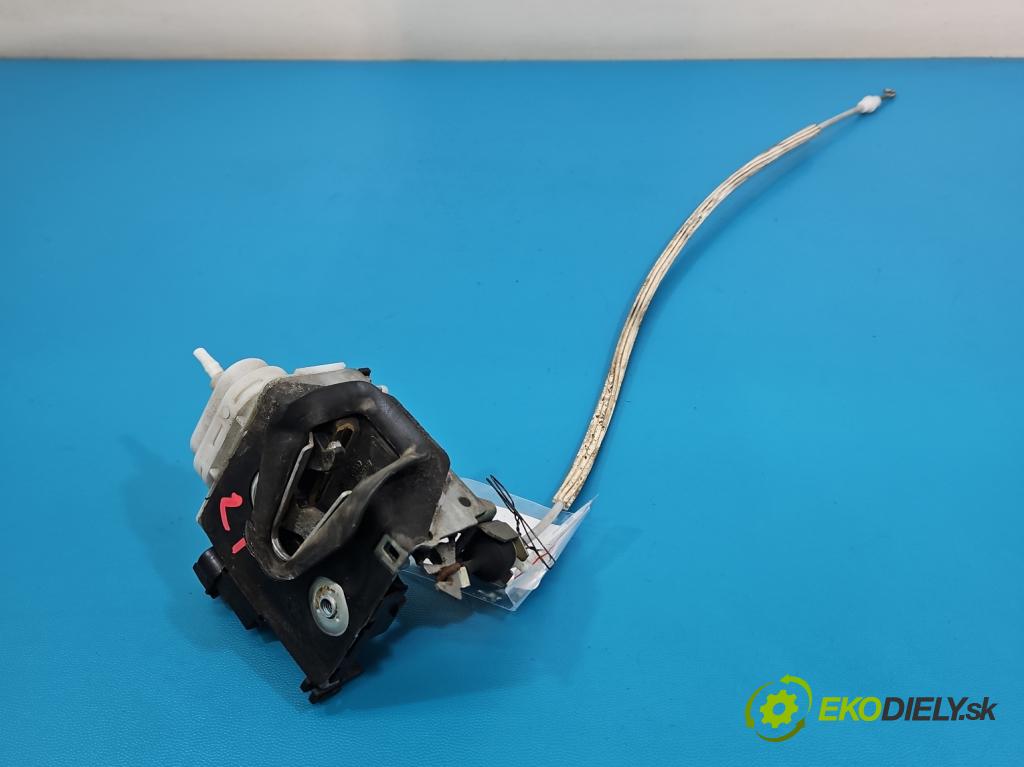 Audi A4 B5 1994-2001 1.9 tdi 110 hp manual 81 kW 1896 cm3 5- zámek přední levý 