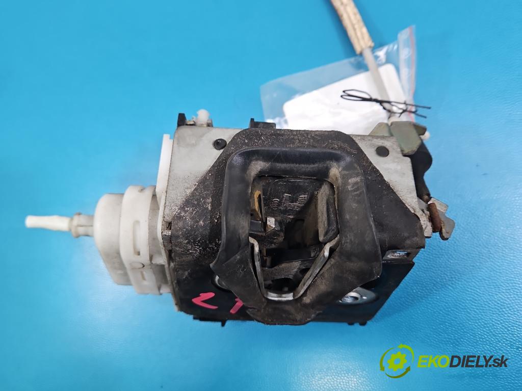 Audi A4 B5 1994-2001 1.9 tdi 110 hp manual 81 kW 1896 cm3 5- zámek přední levý