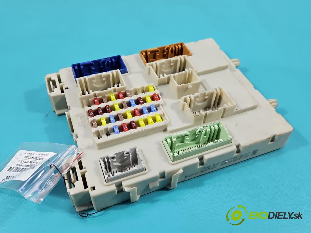 Ford Focus Mk3 2010-2018 1.5 EcoBoost: 150 HP manual 110 kW 1498 cm3 4- skrinka poistka GV6T-14A073-EH (Poistková skrinka)