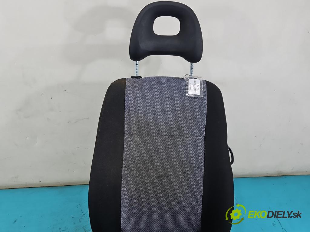 Fiat Seicento 0.9 8V 39 HP manual 29 kW 899 cm3 3- Sedačka ľavý  (Sedadlo)