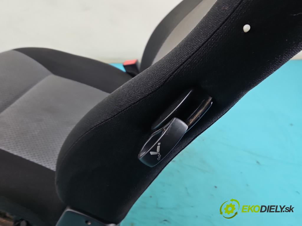 Fiat Seicento 0.9 8V 39 HP manual 29 kW 899 cm3 3- Sedačka ľavý  (Sedadlo)