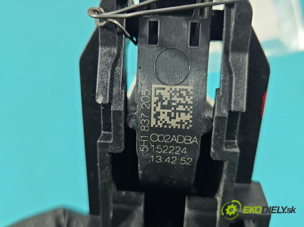 Skoda Superb IV 2023- 2.0 TDI 150 hp automatic 110 kW 1968 cm3 5- klika přední levé 5H1837205 (Vnější přední levá klika dveří)