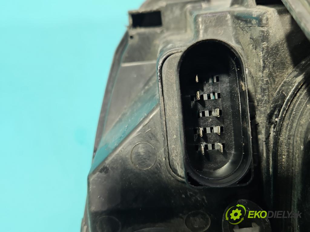 Ford Focus Mk2 2004-2011 1.6 16V 101 HP manual 74 kW 1596 cm3 5- Reflektor: pravý 4M51-13W029-AC (Svetlo predné pravé)