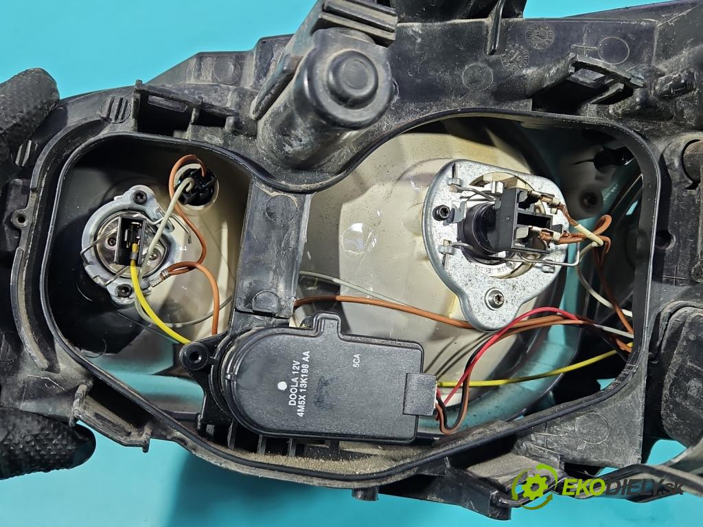 Ford Focus Mk2 2004-2011 1.6 16V 101 HP manual 74 kW 1596 cm3 5- Reflektor: pravý 4M51-13W029-AC (Svetlo predné pravé)