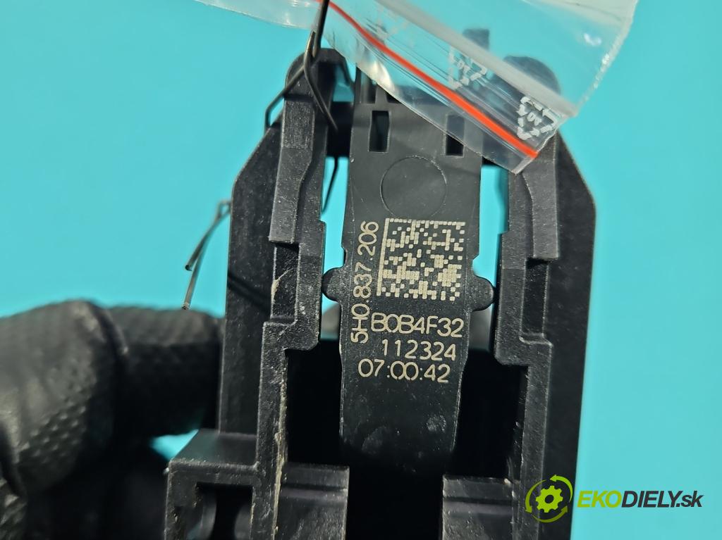 Skoda Superb IV 2023- 2.0 TDI 150 hp automatic 110 kW 1968 cm3 5- klika zadní pravé 5H0837206 (Klika dveří ostatní)