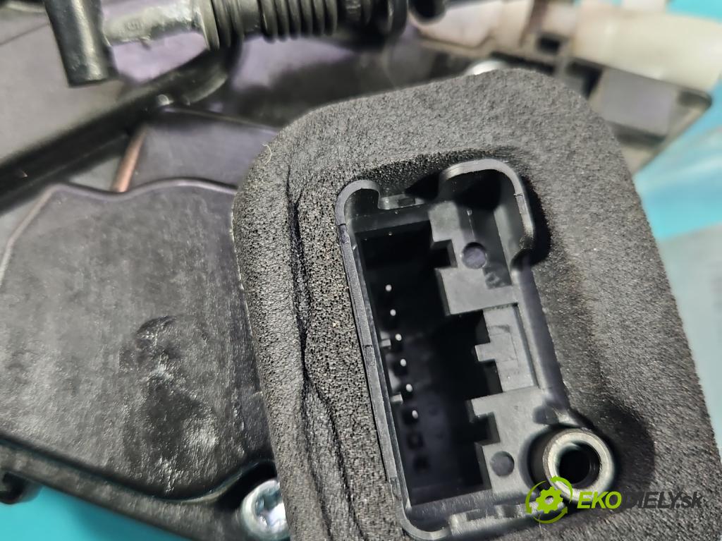 Skoda Superb IV 2023- 2.0 TDI 150 HP automatic 110 kW 1968 cm3 5- zámok zadné pravý 3J0839016A