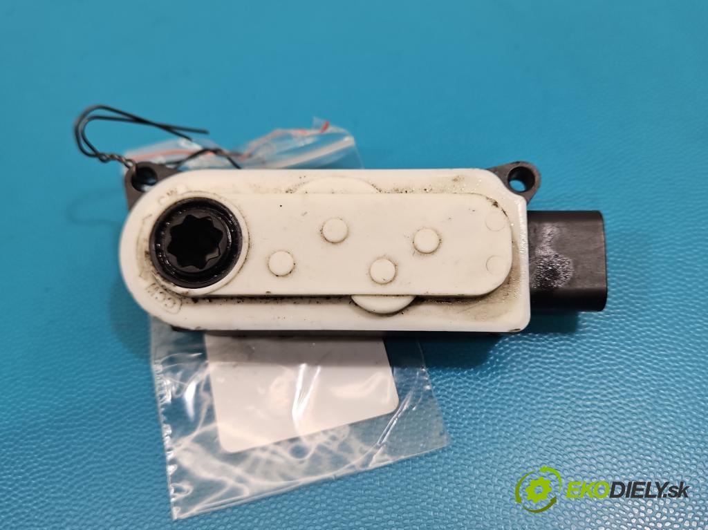 Skoda Superb IV 2023- 2.0 TDI 150 HP automatic 110 kW 1968 cm3 5- motor: ostatné 5QS965501E