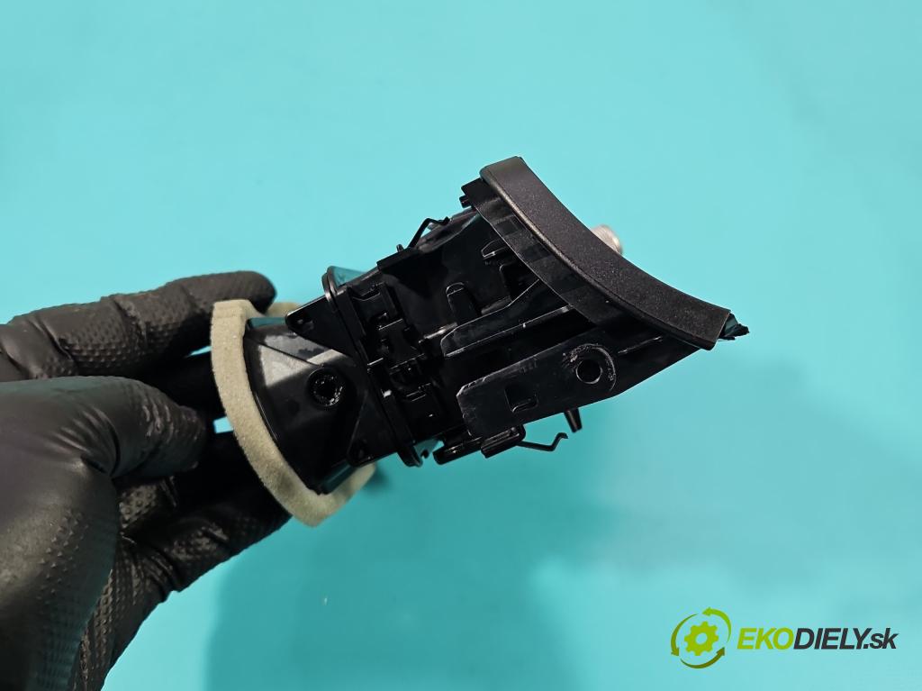 Skoda Superb IV 2023- 2.0 TDI 150 hp automatic 110 kW 1968 cm3 5- Mřížka: topení 3P1819201