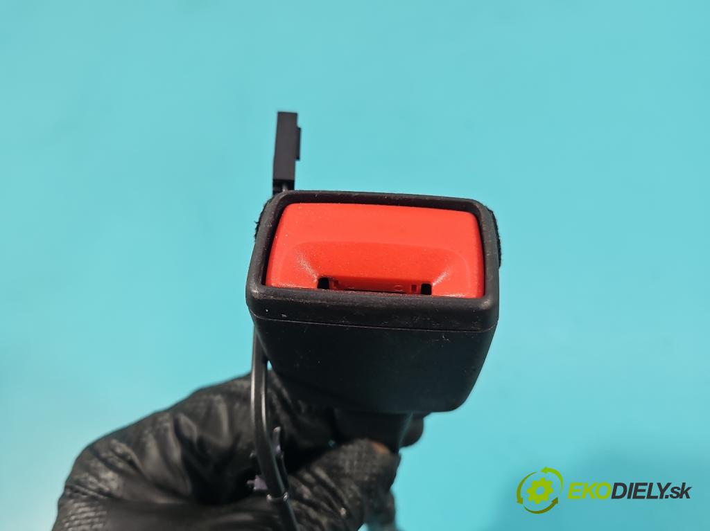 Skoda Superb IV 2023- 2.0 TDI 150 hp automatic 110 kW 1968 cm3 5- stěna bezpečnost přední levý 8Y0857755