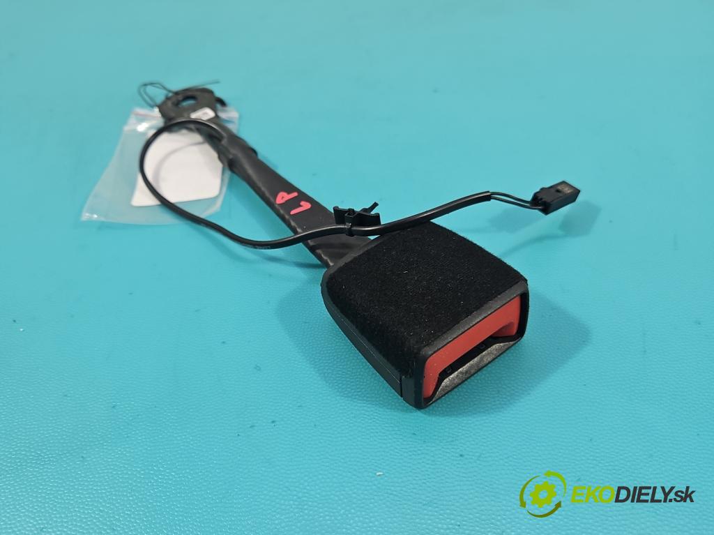 Skoda Superb IV 2023- 2.0 TDI 150 hp automatic 110 kW 1968 cm3 5- stěna bezpečnost přední levý 8Y0857755