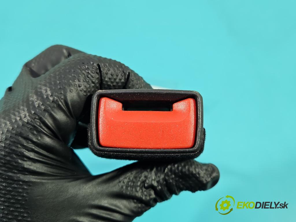 Skoda Superb IV 2023- 2.0 TDI 150 HP automatic 110 kW 1968 cm3 5- pas bezpečnosť: predné pravý 8Y0857755