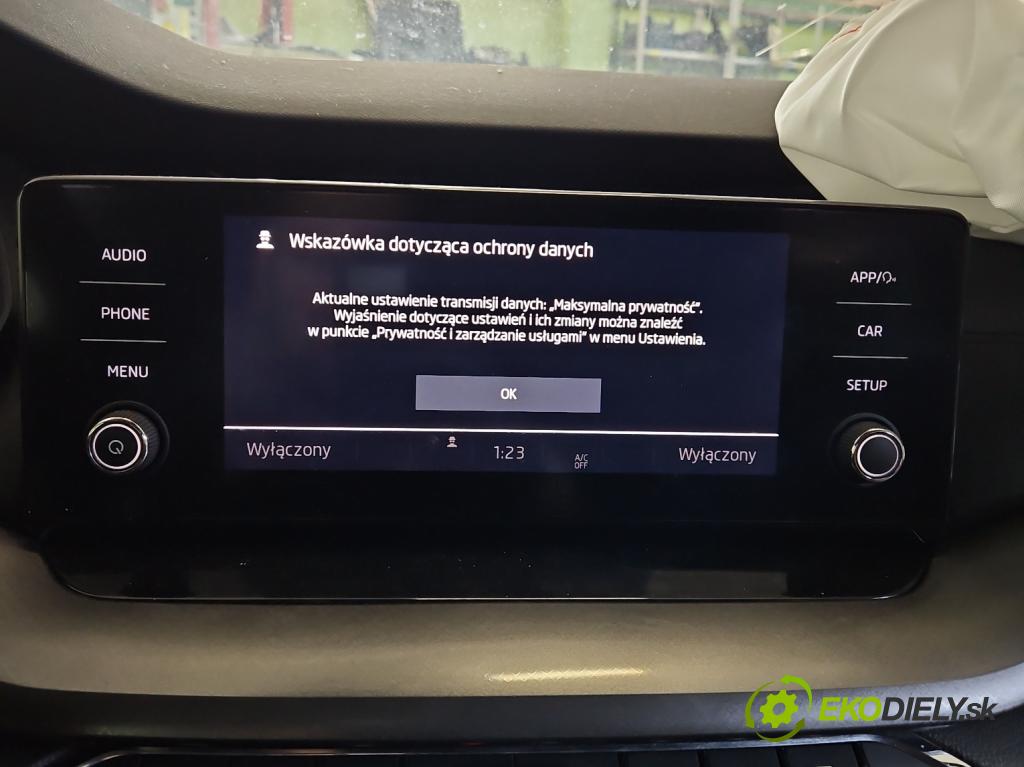 Skoda Octavia IV 2019- 2.0 TDI 116 HP manual 85 kW 1968 cm3 5- Radio originál 5E3035869A