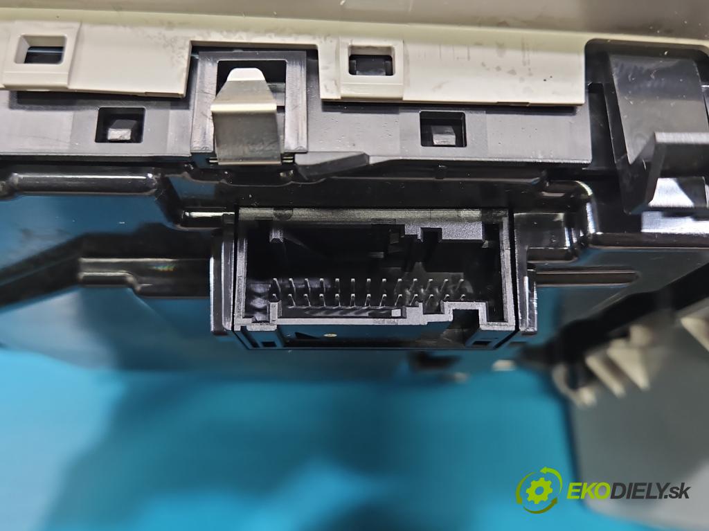 Skoda Octavia IV 2019- 2.0 TDI 116 HP manual 85 kW 1968 cm3 5- svetlo / reflektor interiéra 5E3868837A