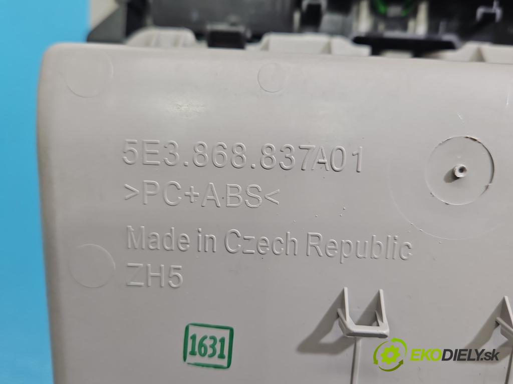 Skoda Octavia IV 2019- 2.0 TDI 116 HP manual 85 kW 1968 cm3 5- svetlo / reflektor interiéra 5E3868837A