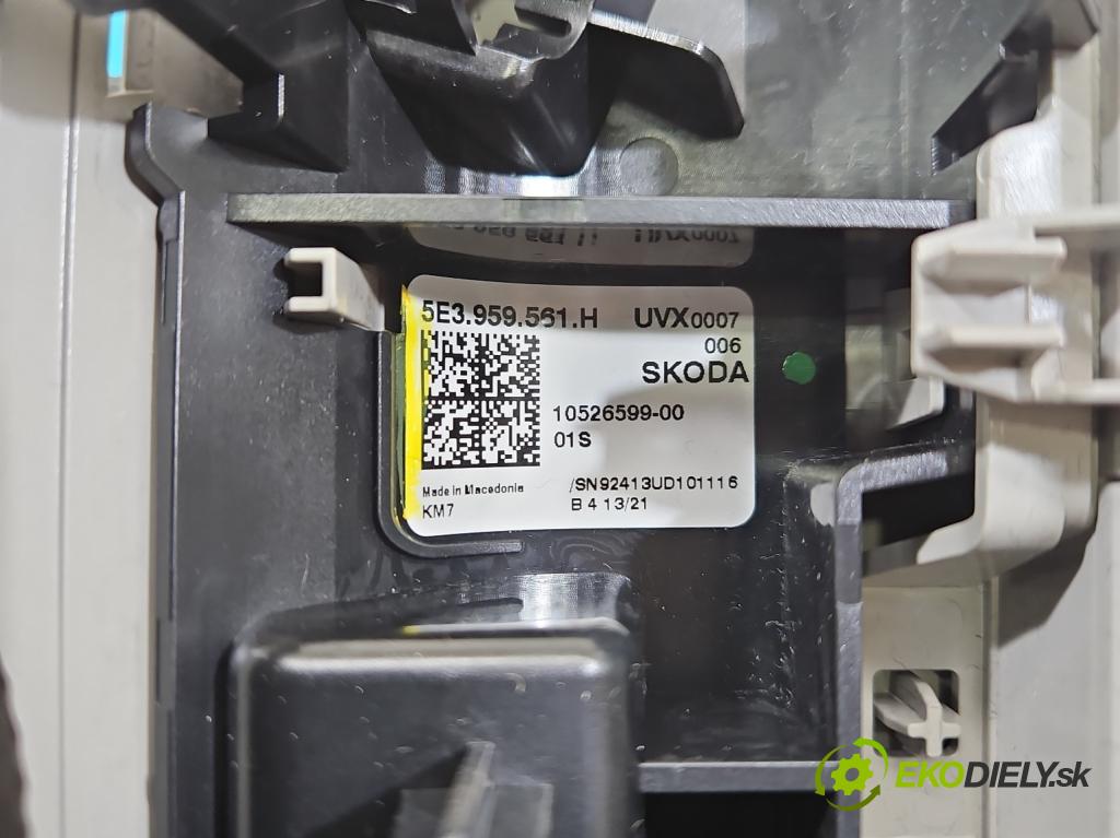 Skoda Octavia IV 2019- 2.0 TDI 116 HP manual 85 kW 1968 cm3 5- svetlo / reflektor interiéra 5E3868837A