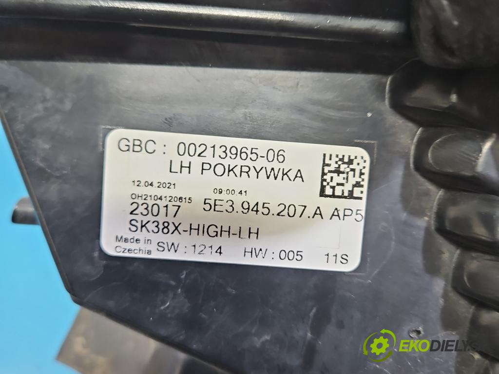 Skoda Octavia IV 2019- 2.0 TDI 116 HP manual 85 kW 1968 cm3 5- svetlo / reflektor zadné ľavé 5E3945207A (Kľučka dverí ostatné)