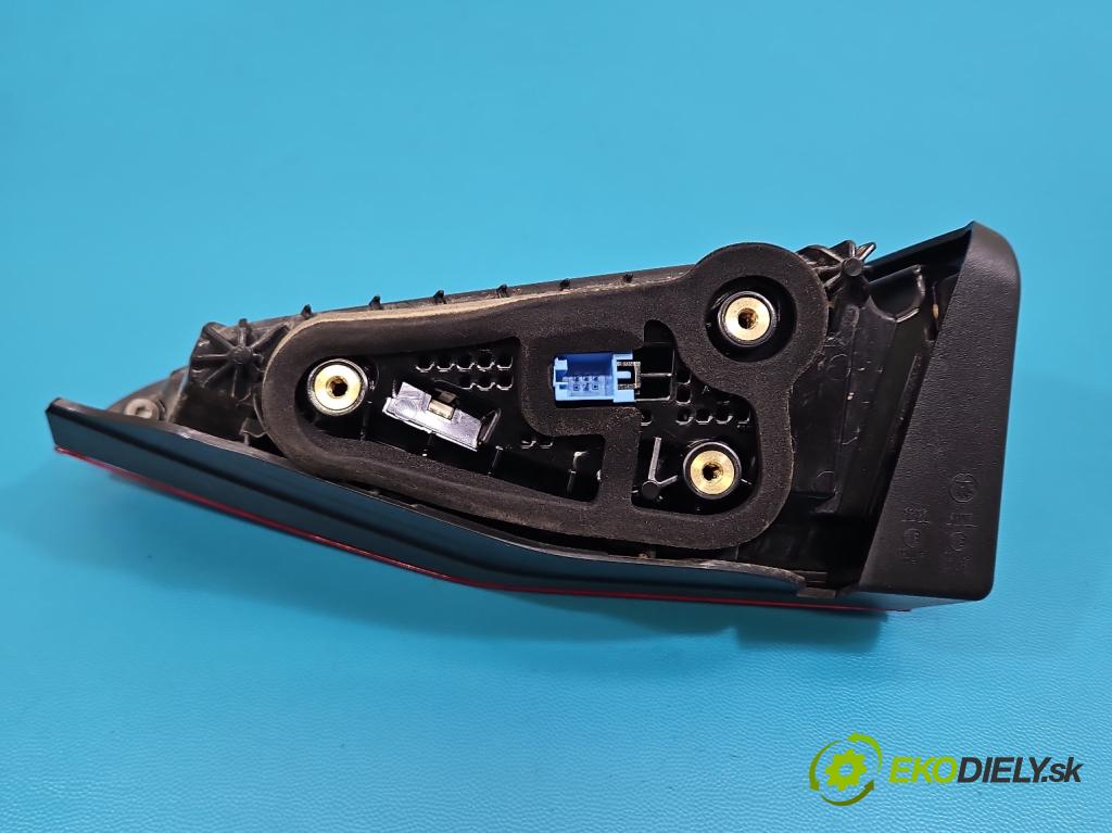 Skoda Octavia IV 2019- 2.0 TDI 116 HP manual 85 kW 1968 cm3 5- svetlo / reflektor zadné ľavé 5E6945307A (Kľučka dverí ostatné)