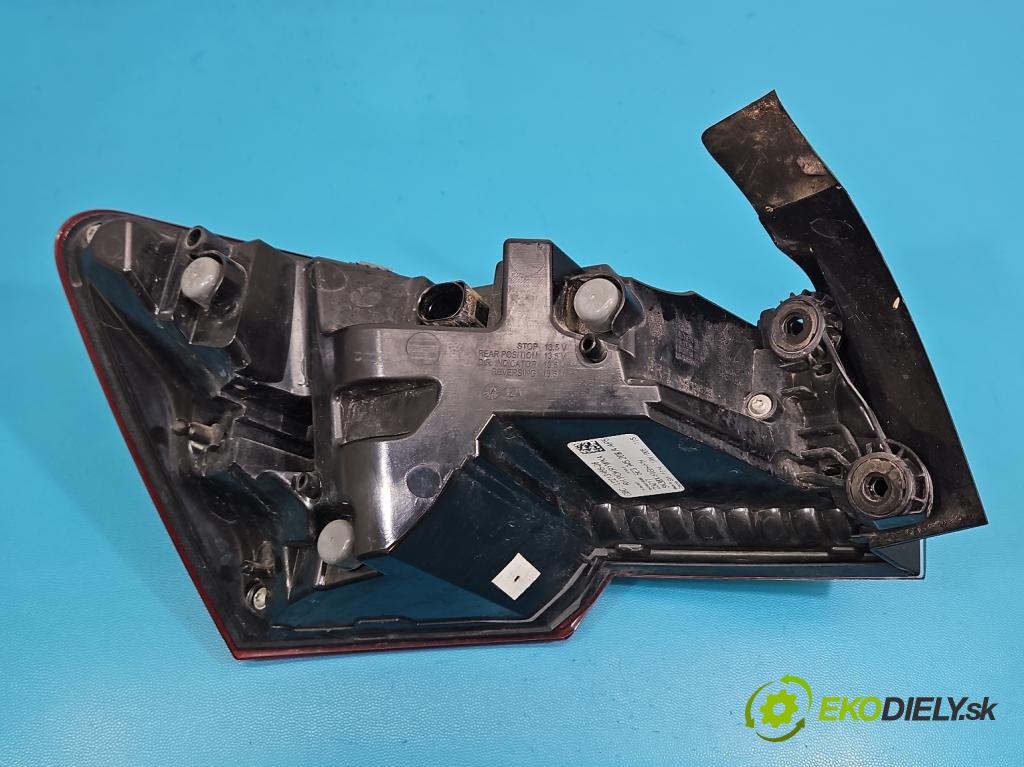 Skoda Octavia IV 2019- 2.0 TDI 116 HP manual 85 kW 1968 cm3 5- svetlo / reflektor zadné pravé 5E3945208A (Kľučka dverí ostatné)