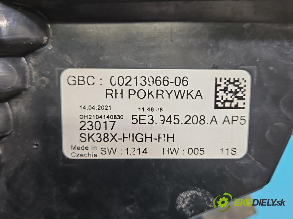 Skoda Octavia IV 2019- 2.0 TDI 116 HP manual 85 kW 1968 cm3 5- svetlo / reflektor zadné pravé 5E3945208A (Kľučka dverí ostatné)