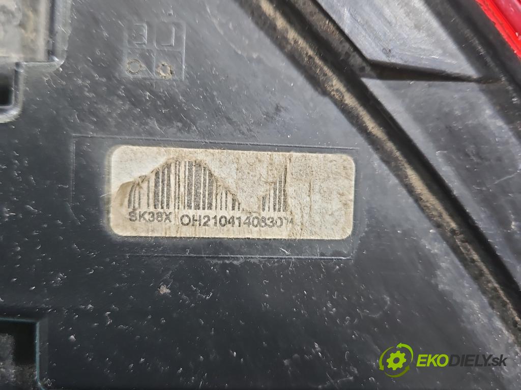 Skoda Octavia IV 2019- 2.0 TDI 116 HP manual 85 kW 1968 cm3 5- svetlo / reflektor zadné pravé 5E3945208A (Kľučka dverí ostatné)